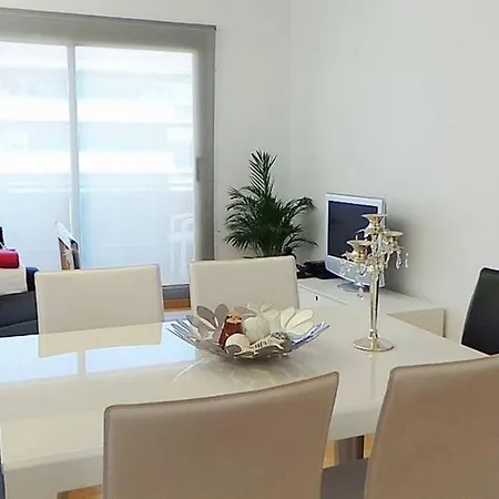 Beach Apartment *